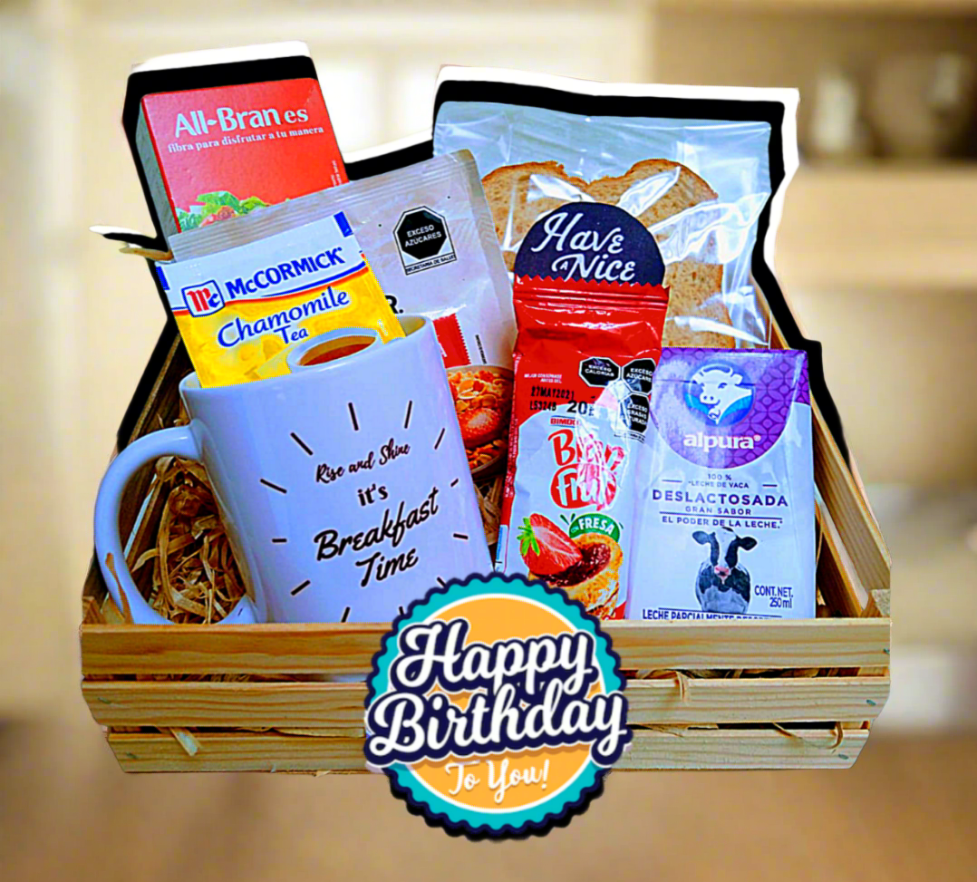 desayuno con taza de cafe te sandwich avena