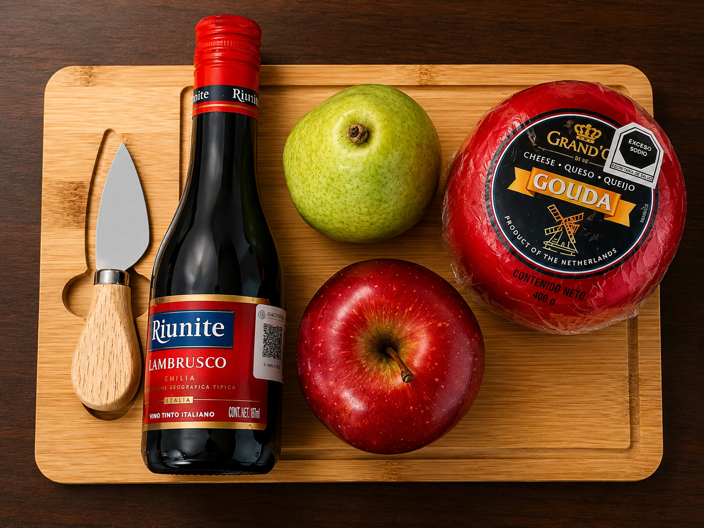 🧀 tabla con queso vino y fruta para difreutar cumpleaños regalo corporativo