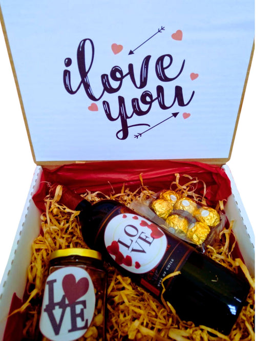 Caja con Vino y Chocolates  Black and Gold LOVE