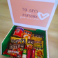 box de regalo de san valentin con la frase tu eres mi persona favorita. Box con dulces para regalar a novios, esposos , aniversario.
