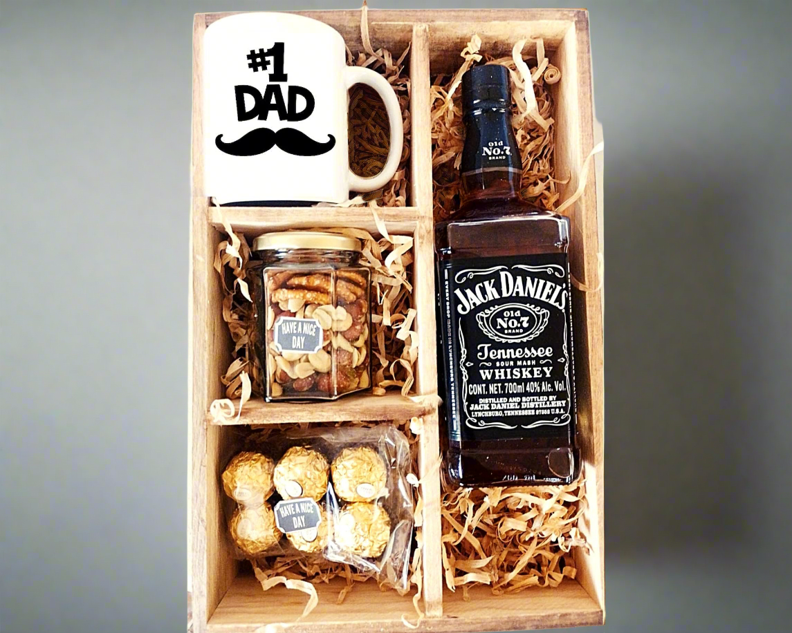 Regalo caja de madera jack Daniels chocolates taza snacks 