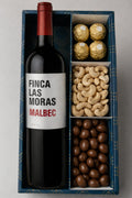 Box Wine of Mine - Vino Tinto Argentino 750ml con Ferrero Rocher y Botanas Gourmet