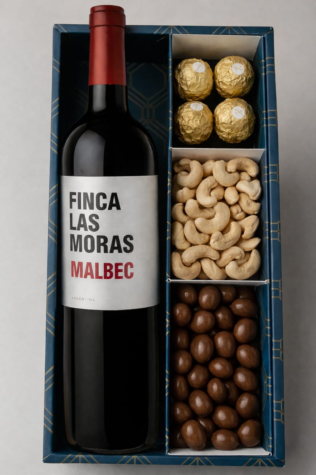 Box Wine of Mine - Vino Tinto Argentino 750ml con Ferrero Rocher y Botanas Gourmet