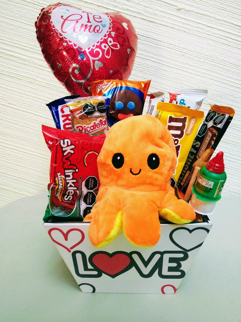 regalo peluche pulpito y dulces motivo de amor 