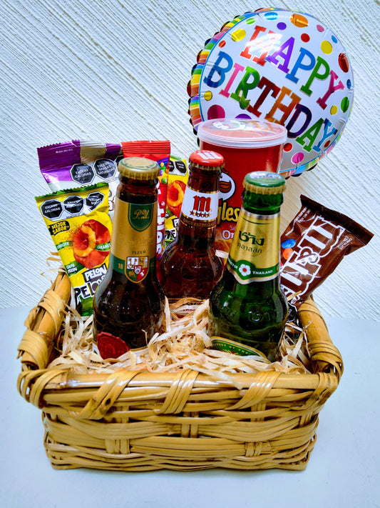 canasta cervecera cumpleaños sorpresa cerveza importada papas pringles y dulces canasta cervezas del mundo El mejorregalo para hombre a domicilio cdmx