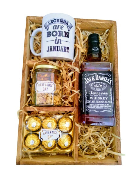 box jack daniels con taza botanas y chocolates regalo sorpresa de cumpleaños  a domicilio cdmx regalos originales 