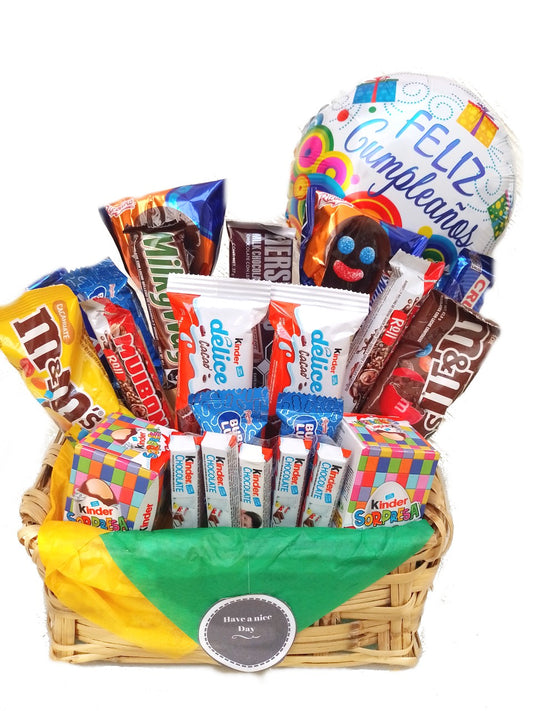 canasta con chocolates surtidos y kinder sopresa barritas kinder y chocolate delice regalo super de cumpleaños para novios hijos amigos regalo kinder sorpresa cumpleañero